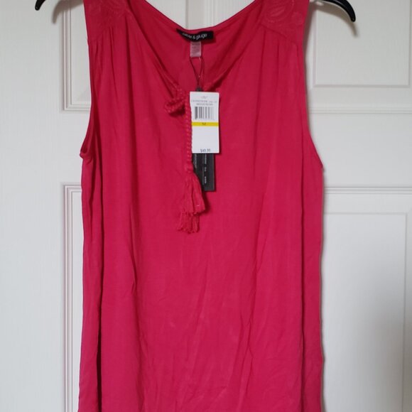 Women's Cable & Gauge Bright Rose top w/pretty shoulder detail -NWT- size Medium - Picture 12 of 12